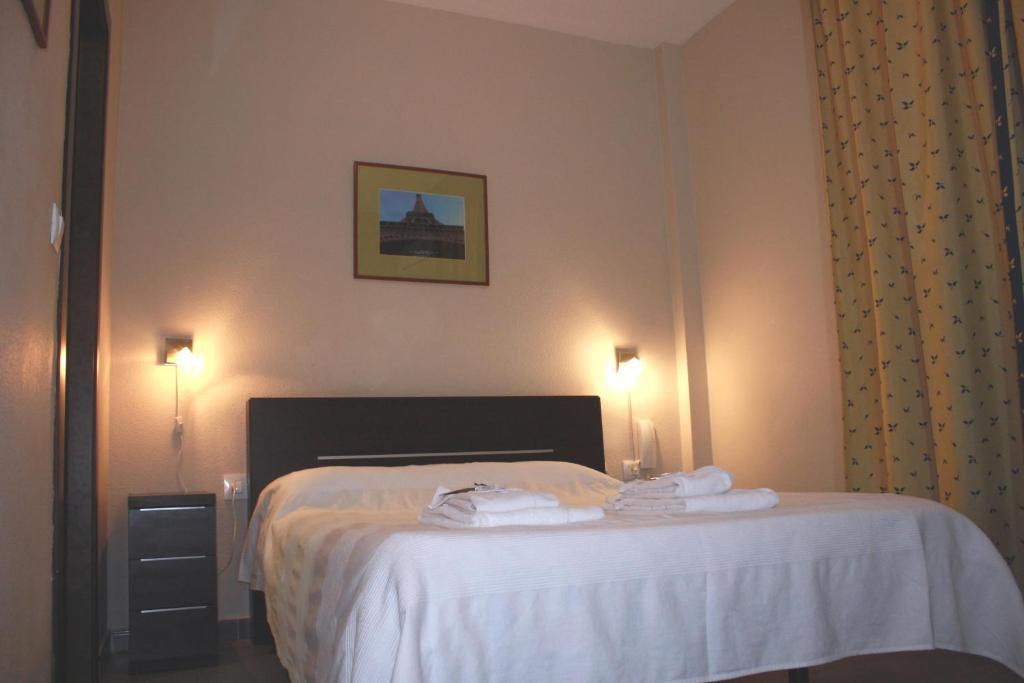Hostal Carlos I La Línea de la Concepción Oda fotoğraf